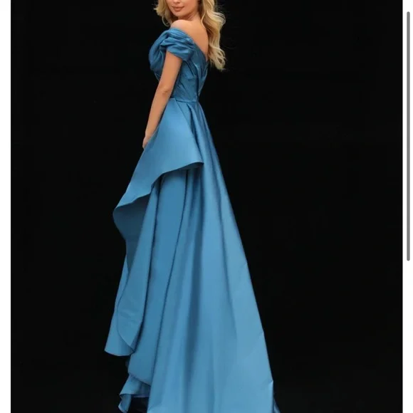 Elegant Burgundy Evening Gown
